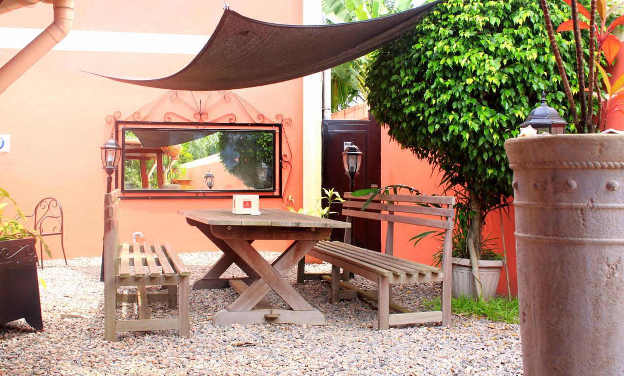 Hotel Chez Jimmy Port-Gentil Exterior photo